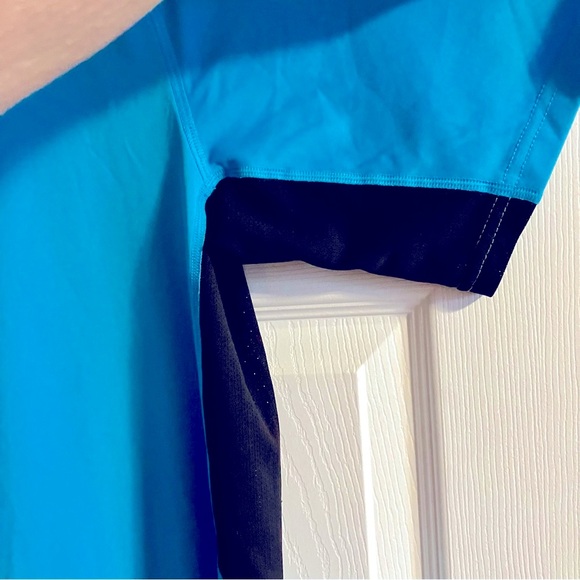 Men's Nike Dry-Fit Sky Blue sport-shirt, Medium - Picture 4 of 8